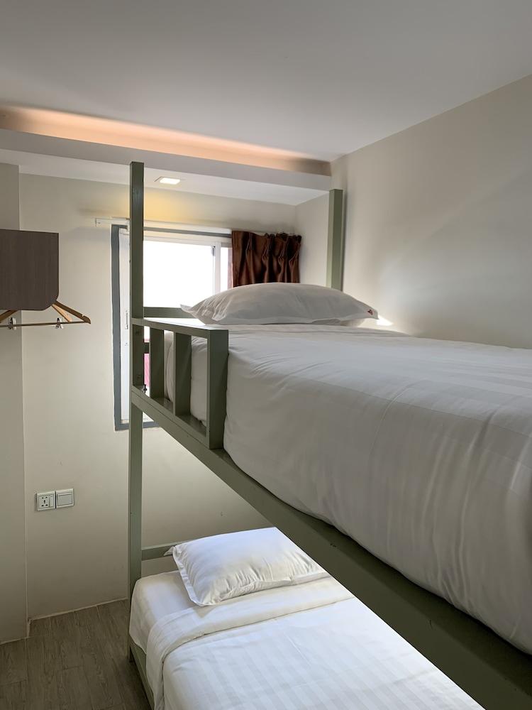 The Vibe Inn Янгон Экстерьер фото