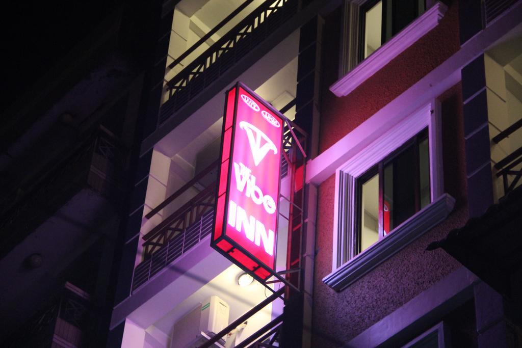 The Vibe Inn Янгон Экстерьер фото